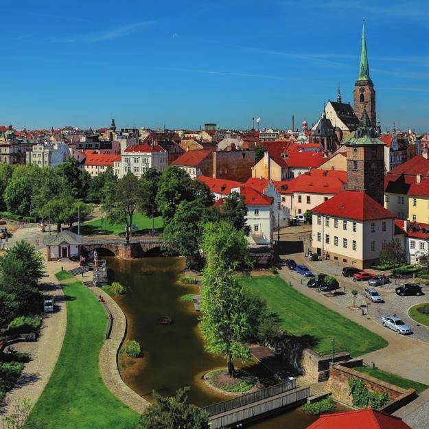 Kromě těchto parků zásadního významu se ve městě nachází mnoho dalších zajímavých ploch, například park u Košuteckého jezírka, v Potoční ulici, v Homolkách nebo Lobezský park.