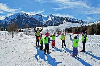 Z Palonu pak vede dolů pěkná, nejdelší sjezdovka Gran Pista (3,5 km délka) až k dolní stanici Malga Mezavia ve výšce 1 184 m.