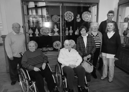 Abychom si trochu odpočinuli od nacvičování a práce v dílnách, chodili jsme, pokud bylo pěkné slunečné počasí, na vycházky do přírody. Naší oblíbenou lokalitou je okolí řeky Berounky u Sv.
