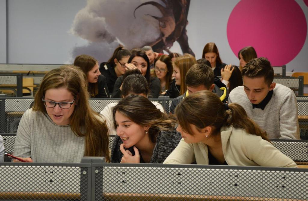 na fakultní střední škole ze strany jednotlivých pracovišť Ekonomické fakulty pro sdílení nejnovějších trendů v dané oblasti, čímž se otevírá možnost kontinuální systematické přípravy nových