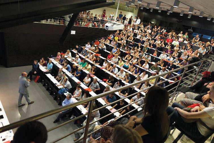 KLUB NADANÝCH DĚTÍ GYMNÁZIA STRAKONICE V listopadu 2011 a březnu 2012 proběhlo rozsáhlé IQ testování studentů gymnázia společností Mensa České republiky.