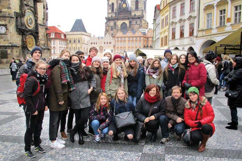 Projekt ERASMUS+ Kde budu doma Bernardeta Bučoková Co žáci strakonického gymnázia udělali, když se dozvěděli o možnosti utužování mezinárodních vztahů mezi Čechy a Slováky?