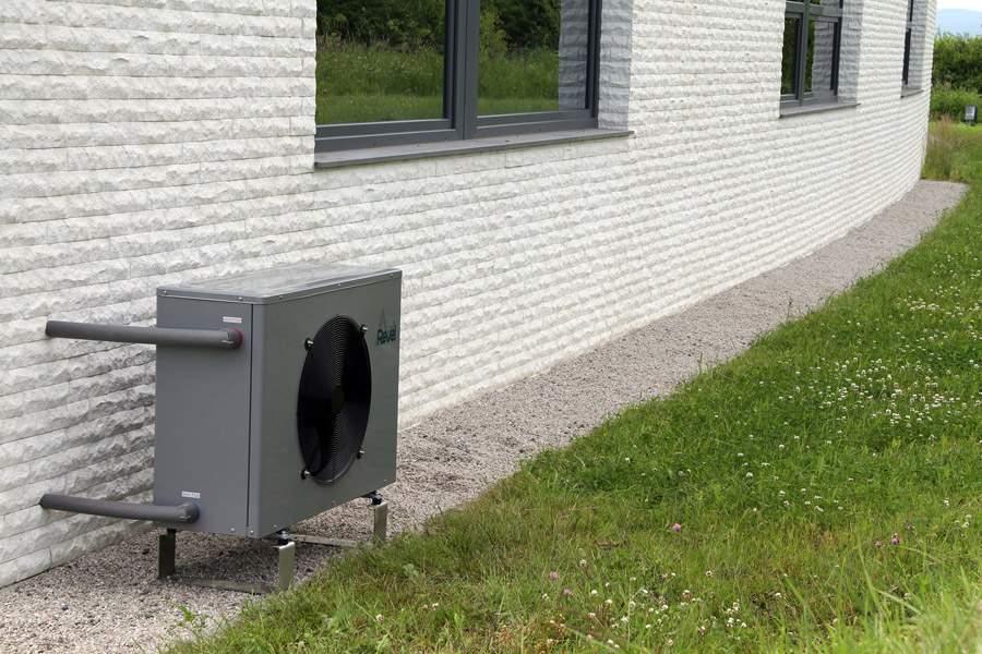 ZAŘÍZENÍ PRO CHLAZENÍ A TOPENÍ Model: LWRc-8kW, LWRa-8kW S VESTAVĚNÝM