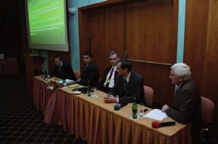 pedagogům technickou podporu a pomáhat jim s digitalizací jejich výukových materiálů.