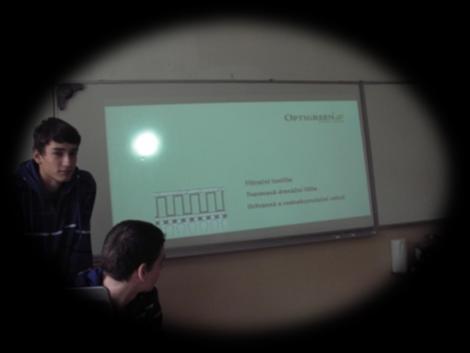Prezentácia - ekologické schodiská, schody a podlahy Obrázok 2: Schody na poschodie pevné a