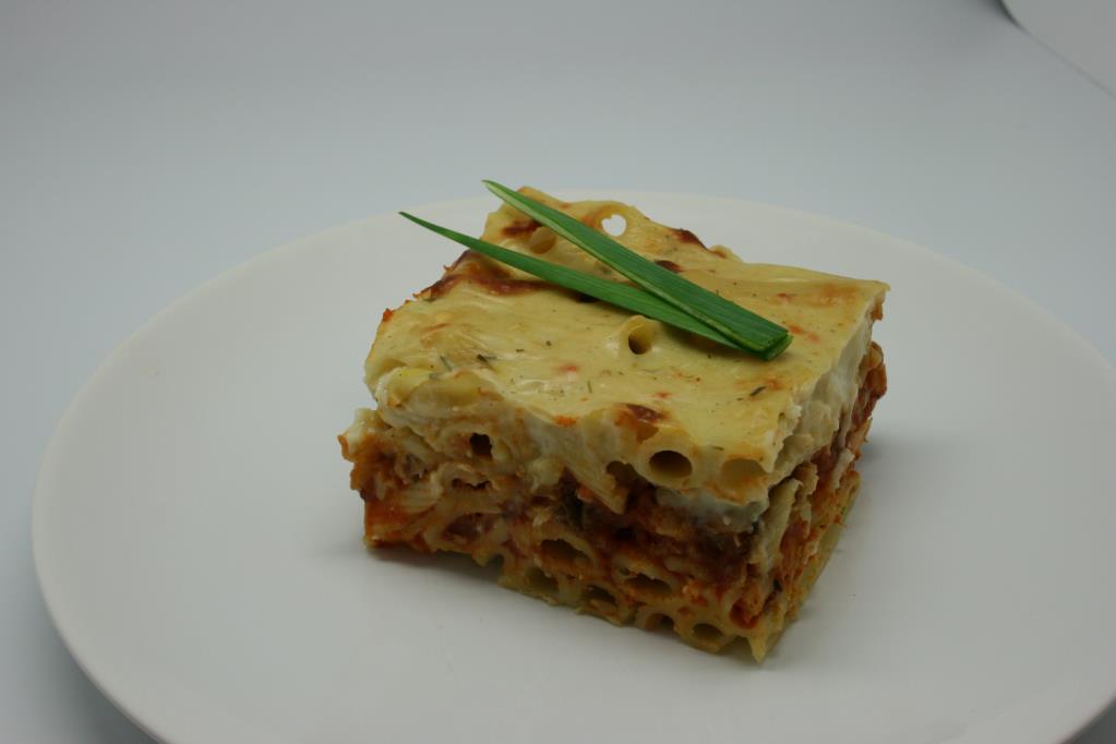 Pasticcio se sumečkem Penne Podravka 1200 1200 Vejce 5ks 5ks Olej 100 100 Cibule 300 275 Česnek 60 55 Rajčata pasírovaná ochucená Podravka 600 600 Podravka přísada do jídel Středomořská 10 10 Mouka