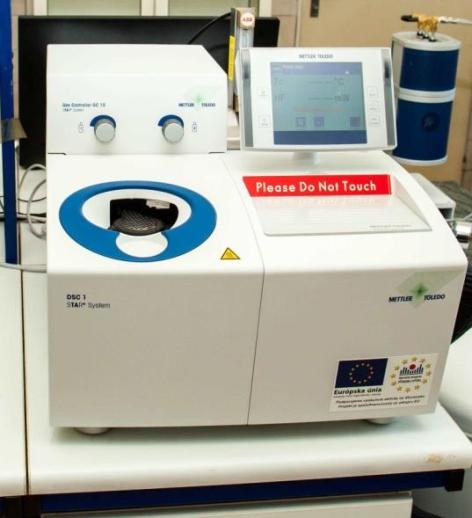 DSC kalorimeter teplotný rozsah -180 750 C rýchlosť ohrevu do 500 K/min rýchlosť chladenia do 150