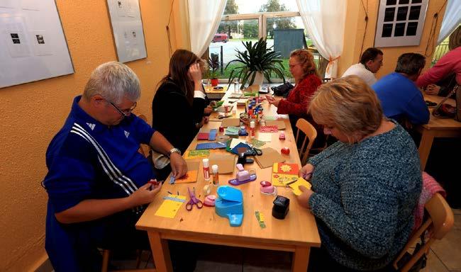 Uživatele veřejnosti představujeme jeho křestním jménem nebo jako kolegu, dle předchozí domluvy a přání uživatele. Pracovníci nepoužívají pejorativní označení cílové skupiny, se kterou pracují.