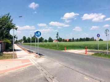 CHODNÍKY A CYKLOSTEZKY Chodník na Rozkoši Jesenický kurýr První část chodníků podél silnice do Průhonic