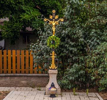 Nové chodníky v Osnici Výměna povrchů chodníků v Osnici od mostku přes Osnický potok až ke