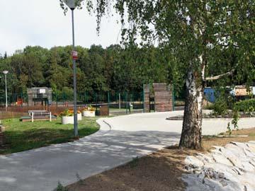VEŘEJNÁ PROSTRANSTVÍ Centrum Horních Jirčan Jesenický kurýr Od roku 2015, kdy bylo otevřeno multifunkční hřiště v