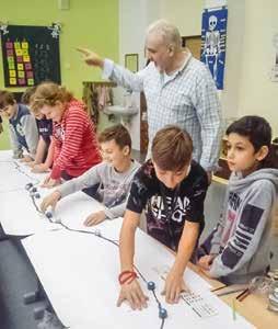 On propojil jednotlivé vzorce do systému. Když děti v prvních lekcích tento systém pochopí, pak jsou schopny aplikovat ho na jakoukoli činnost.