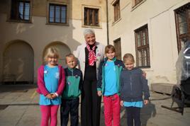 Stejným místem procházela také Sletová štafeta, která byla spojena s Nocí Sokoloven. V totožný čas se také pár jedinců plavilo po Vltavě, při stejnojmenné akci. Atletické závody Datum 9. 10.