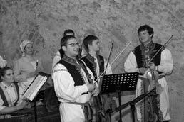 Aktuality STAROMĚSTSKÉ NOVINY BÁLEŠÁCI VYSTOUPILI V JEZUITSKÉM SKLEPĚ Večer plný lidové hudby v podání staroměstské Cimbálové muziky Bálešáci a vystoupení domácího pěveckého souboru Repetilky bylo k