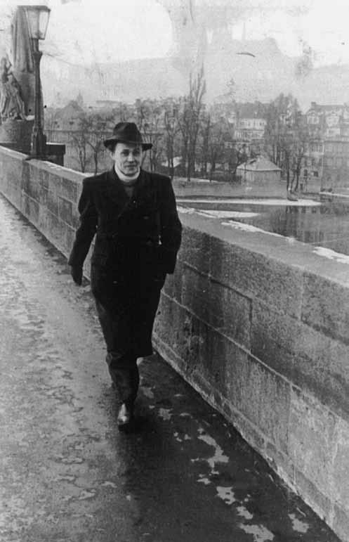 Václav Nelhybel POODŘÍ 2/2015 V Americe se jim narodily děti Jana a Christopher. Nelhyblovým působištěm byl New York, dále Newtown ve státě Connecticut a poté Scranton v Pensylvánii.