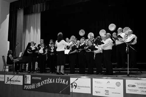 Festival Poodří Františka Lýska POODŘÍ 2/2015 12. ročník Festivalu Poodří Františka Lýska Marie Matějová Foto Milan Sýkora Pěvecký sbor Klimkovice, sbormistryně Miroslava Halamová.
