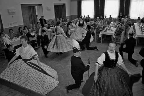 POODŘÍ 2/2015 Festival Poodří Františka Lýska Soubor lidových písní a tanců Hlubina, umělecká vedoucí Kateřina Macečková a Helena Skálová.