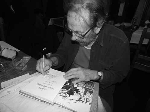 Příroda Hlučínska (2004); doprovodila je svými fotografiemi a také ilustracemi L. Kunce.