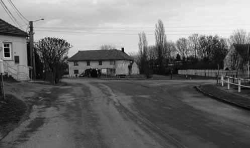 Nová zbrojnice byla vybudována z bývalé usedlosti č. 198, kde se tragédie udála. Fotografie bývalé hasičské zbrojnice (převzato z okénkové pohlednice obce). Vzpomínku napsal i P.