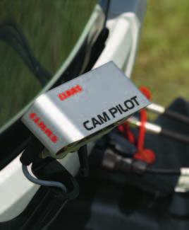 Soustředěný řidič si zaslouží spolehlivou podporu. Sklízejte beze ztrát s CLAAS CAM PILOT. Nový CLAAS CAM PILOT přebírá řízení nové řezačky JAGUAR v kombinaci se sběračem.