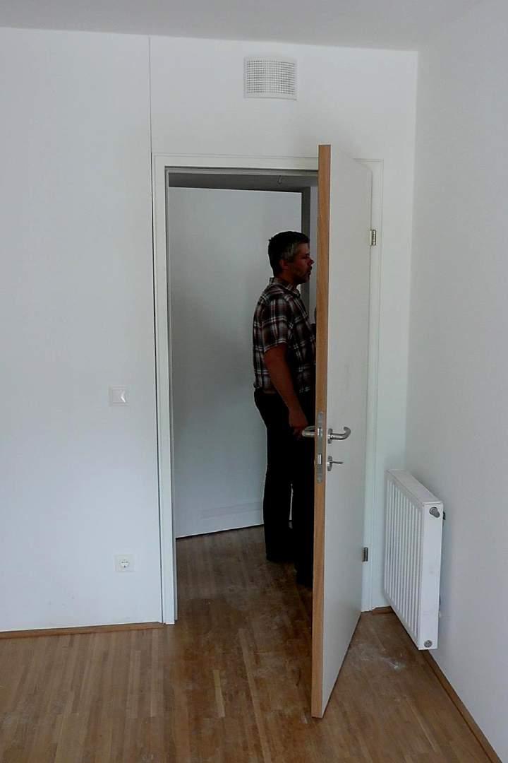 kam umístím malý, doplňkový zdroj