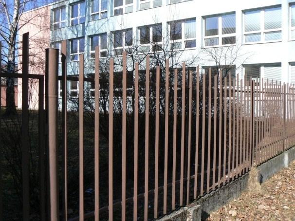 1 Mechanické zábranné prostředky Tyto zábranné prostředky tvoří velkou část zabezpečení v daném objektu.