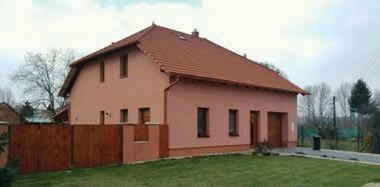 domu. Dům je určen k rekonstrukci. ZL00575 UH00058 2.980.000 Kč 1.900.000 Kč SUPE! 2.900.000 Kč 1.499.