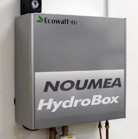 Tepelné čerpadlo NOUMEA - návod k obsluze Vnitřní jednotka HydroBox NOUMEA I, II Malá vnitřní jednotka HydroBox, může být umístěna kdekoliv v budově (např. technická místnost, garáž nebo sklep).