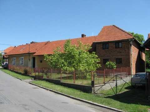 Název: Prodej rodinného domu 250 m2, pozemek 493 m2 Rodinný dům Valšovice ležící 6km od města Hranice na Moravě, 4km od lázeňského centra Teplice nad Bečvou.