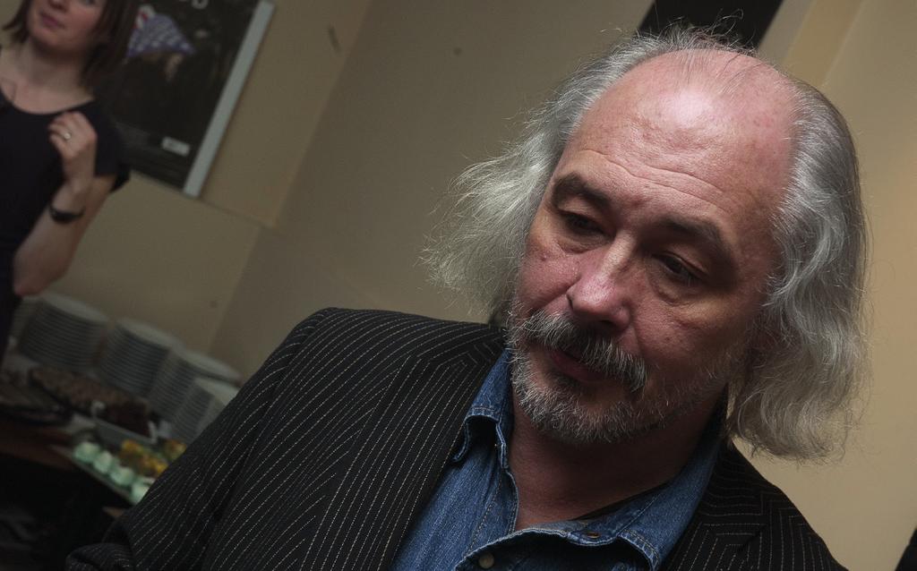 rozhovor janusz klimsza režisér inscenace kráska z leenane Studoval herectví na Státní vysoké škole divadelní v polské Vratislavi a divadelní režii na pražské DAMU.