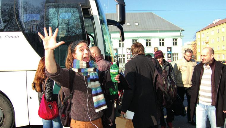 bezručoviny bezruči na cestách Koncem března vyrážíme na cesty! Vladimír a Estragon budou žonglovat s věčnými otázkami lidské existence v Kolíně, Liberci a Turnově.