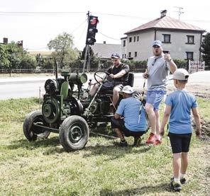 Na trati pak museli zvládnout couvání, šroubování, objíždění tyče, přiblížení se k bedně na
