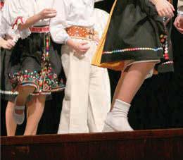 Pohybujete se v mnoha zemích světa - čím si Vás vlastně slovácký folklor tolik získal? Určitě svou pestrostí a barevností. A také nadšením a spontánností lidí, kteří se mu věnují.