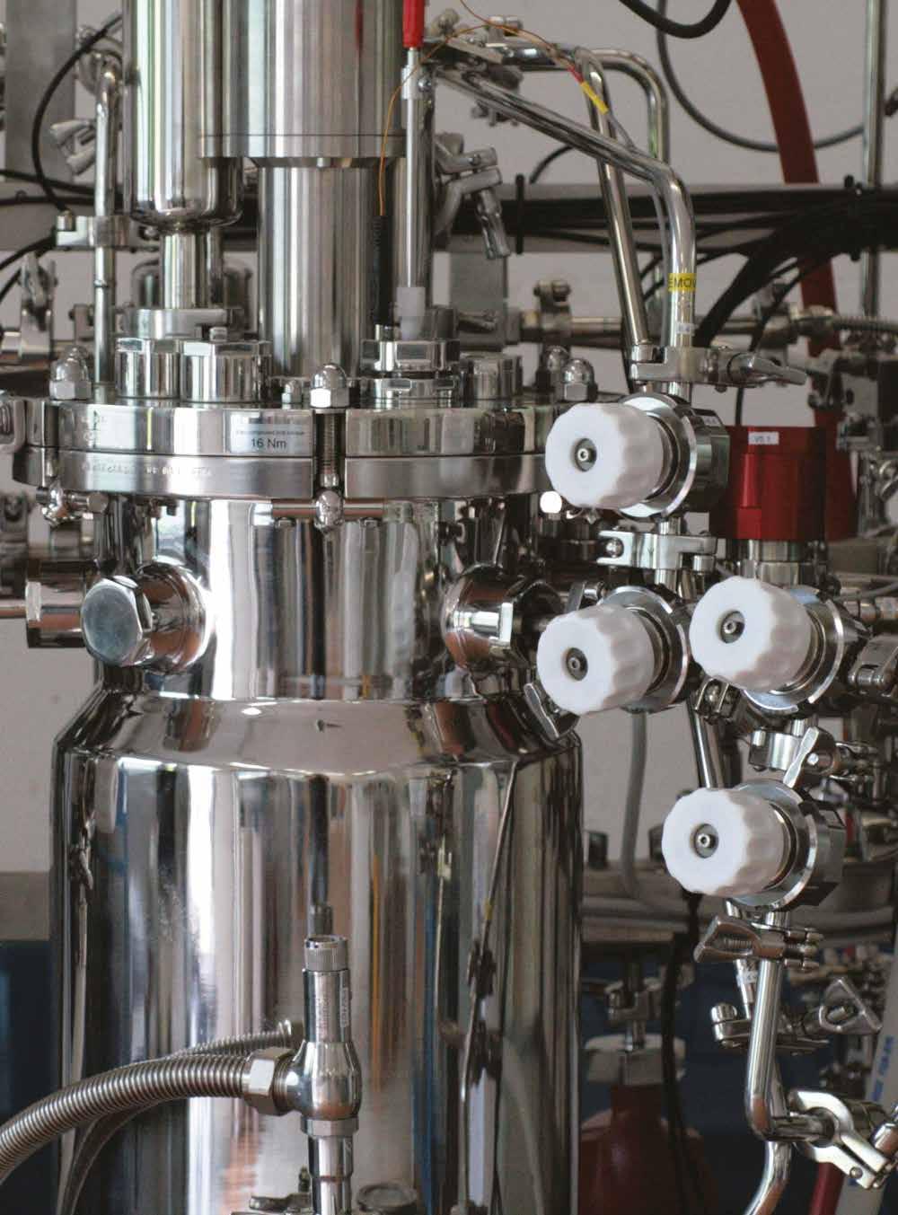 Benchtop i průmyslové bioreaktory Nová generace kompaktních a modulárních
