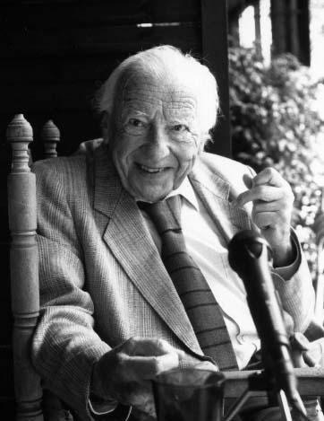 Hans-Georg Gadamer (1900-2002) Na rozdíl od Heideggera nacismus odmítal a téměř do