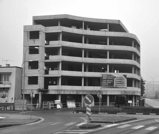 aktuálne spravodajstvo 9 OPACHA - MOLOCH - OZRUTA "Nový Rožák" nemá nájomnú zmluvu na pozemok Moderná, nadčasová stavba je situovaná na nároží Hollého a Štefánikovej ulice, lemuje novorealizovaný