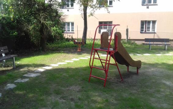 Jedná se o plochu poblíž hráze harcovské přehrady, kde byla vybudována venkovní posilovna.