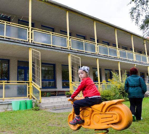 Šlo o poslední etapu kompletní výměny oken na MŠ Srdíčko. Náklady: 301 tisíc Kč Zhotovitel: Baroch-okna, s.r.o. NAVÝŠENÍ KAPACITY ZŠ BROUMOVSKÁ Termín: 10/2016 8/2017 Účel: Potřeba navýšení kapacity školy.