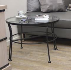Kované židle a kombinace kovaných stolových podnoží s masívními dřevěnými deskami nebo