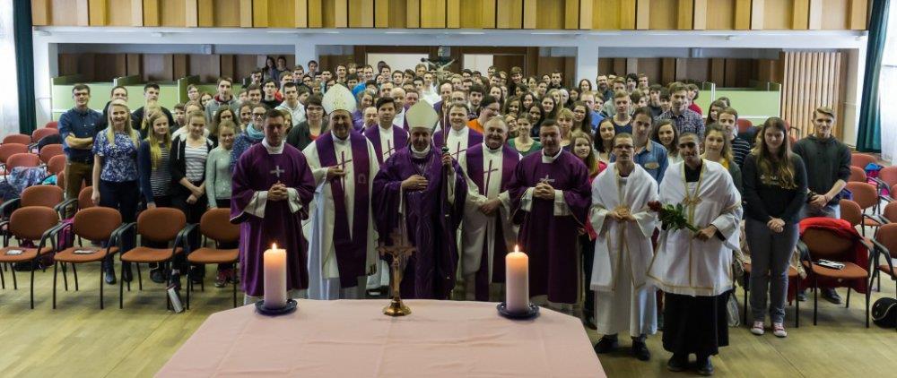 PASTORACE V ČESKOBUDĚJOVICKÉ DIECÉZI pro děti a mládež). Jeho náplní jsou témata z oblasti psychologie, pedagogiky, animace her, nauky víry, modlitby atd.