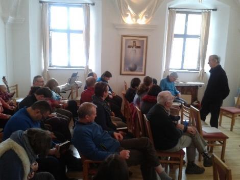 Adventní víkendové setkání rodin Co si počít s adventem?" nabídlo 49 zájemcům duchovní obnovu s hostem P.