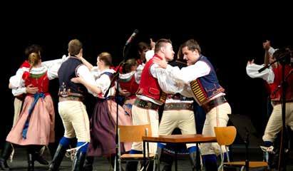 Folklorní soubor SALAJKA Folklorní soubor Salajka je hudební a taneční soubor, který zpracovává nejen tance, ale také písně z Hanáckého Slovácka, Kyjovska a dalších regionů Moravy a Slovenska.