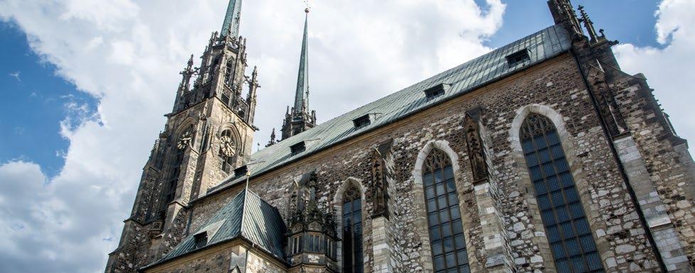 Katedrála prošla jednou gotickou a dvěma barokními přestavbami, typické dvě věže architekta Augusta Kirsteina jsou výsledkem neogotizující přestavby z roku 909.