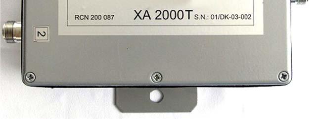 Vstup i výstupy jsou přizpůsobeny pro impedanci 50 Ω.