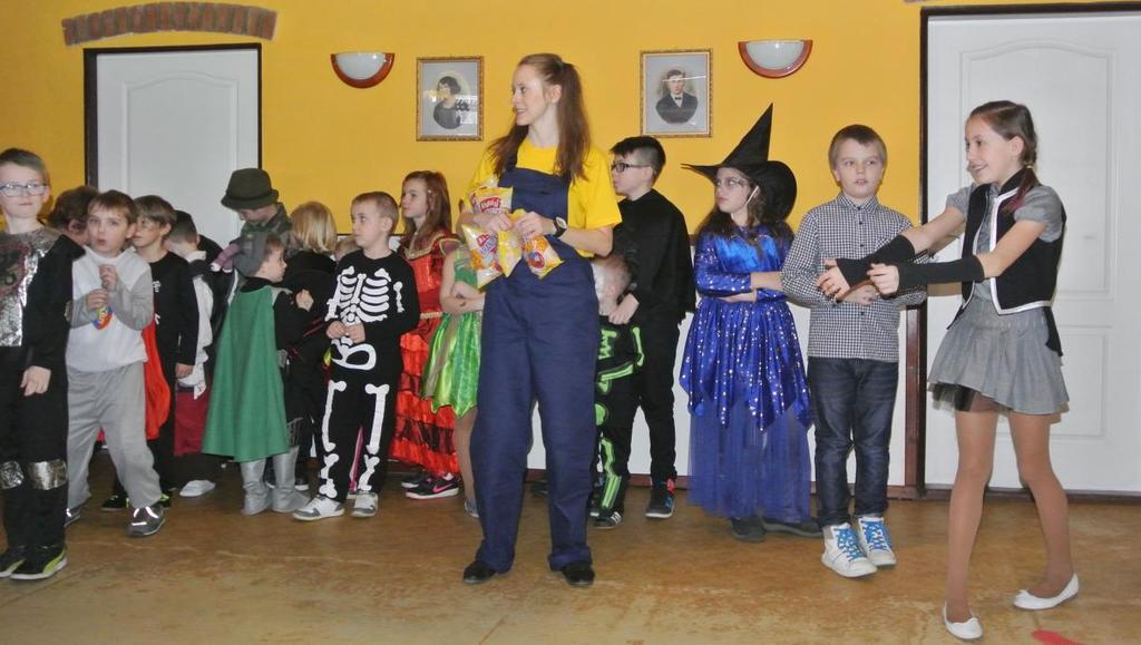 Dětský karneval V neděli 12. 2. 2017 se již tradičně konal dětský karneval, kterého se zúčastnilo 45 dětí s jejich rodiči a prarodiči.