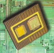 Pentium je také prvním superskalárním procesorem firmy Intel. Jedná se o procesor, který má více než jednu frontu pro zřetězené zpracování instrukcí.