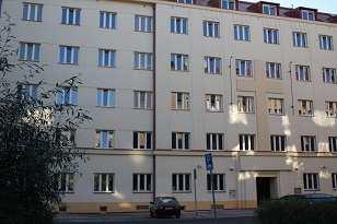 dobrovolnická činnost 4 kluby seniorů 2 dietní jídelny půjčovna kompenzačních pomůcek 2 střediska osobní hygieny, prádelna. Léčebna dlouhodobě nemocných Vršovice, p.o. 29 1.
