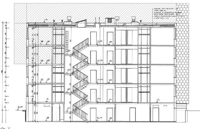 Obrázek 4: Bodový dům 4003 Vyznačení možného sloučení bytů, přístavba, nástavba řez (legenda viz.