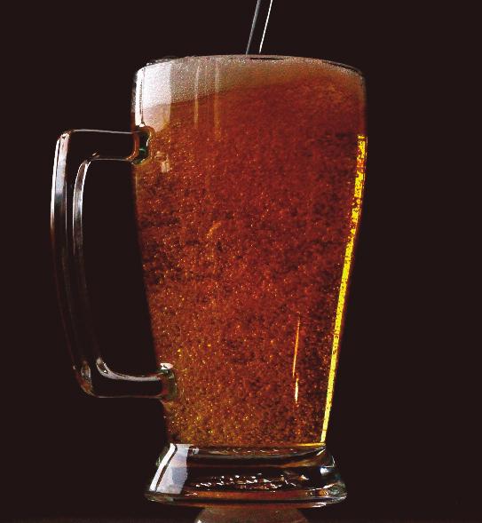 Mortus priča Chlastámos I dogovorili se tako nas trojica alkosa, Na večer jsme se domluvili my tři - da odemo u kafanu, drugu nam kuću, Demižon a já, Jarka Vochmelka, že Barska Mušica, Ispičutura i