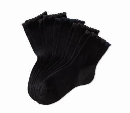 Podrážka s protiskluzovými nopky. Svrchní materiál 92 % polyester, 8 % elastan.
